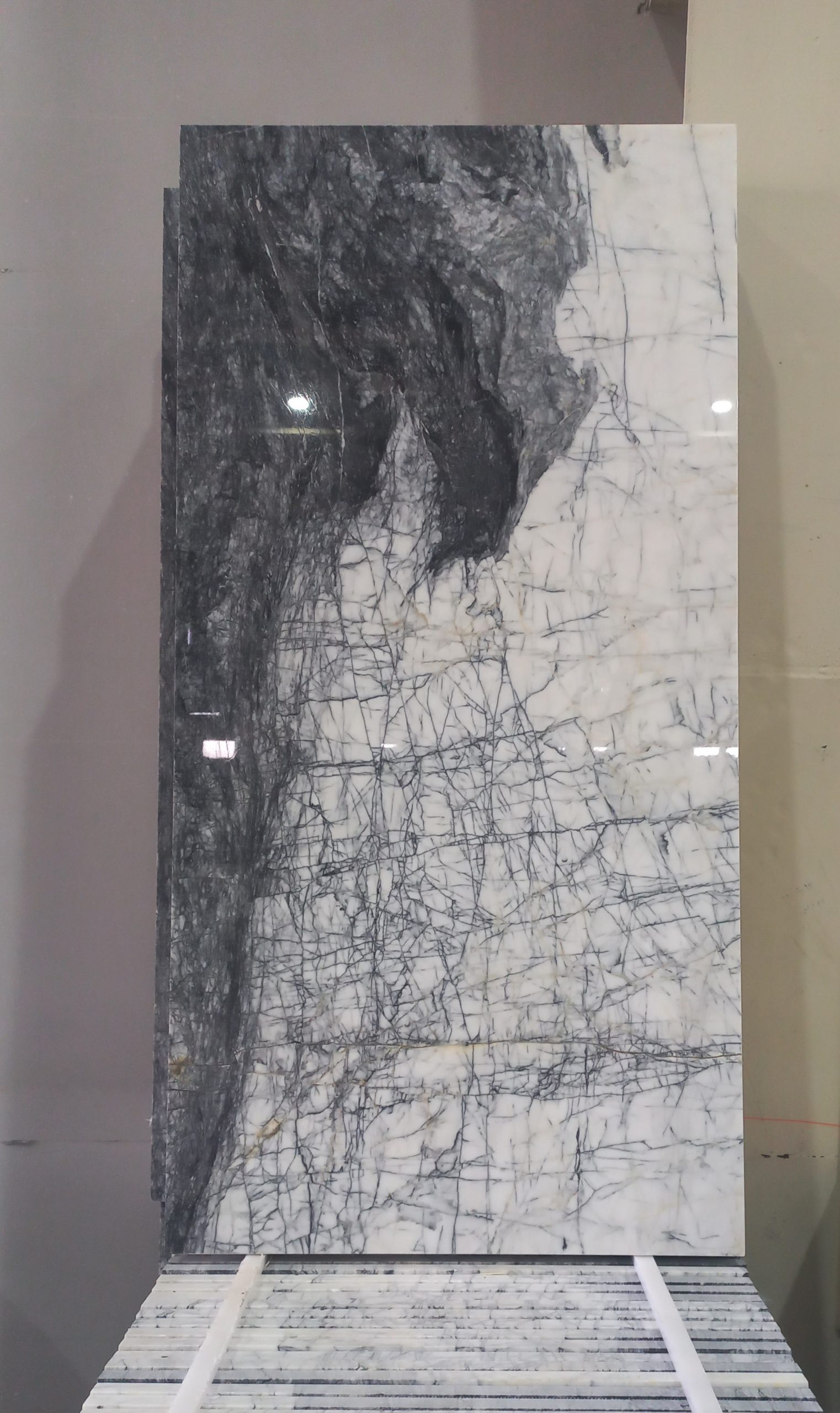 سنگ چینی سفید الیگودرز پاندا